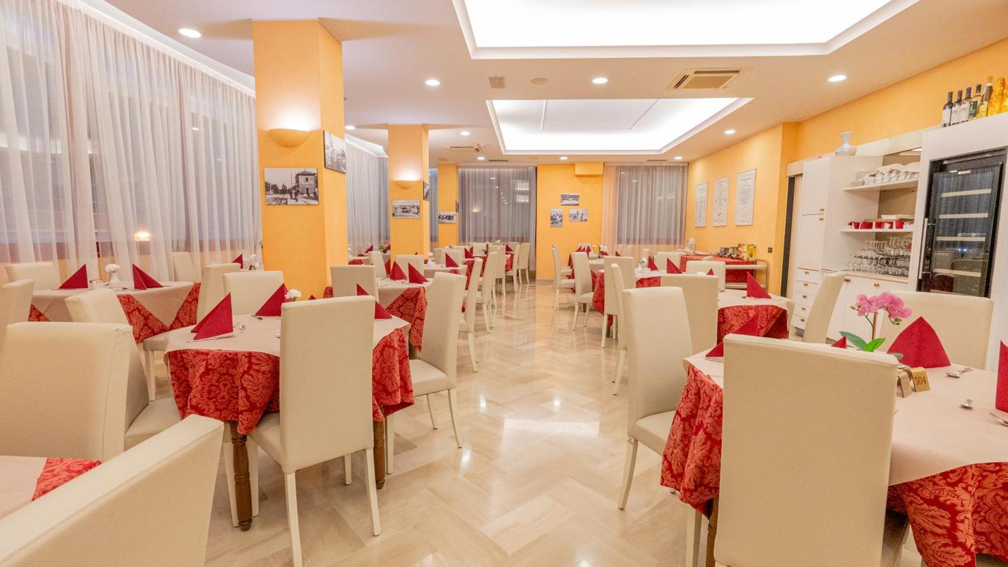Hotel Nobel Rimini Exterior foto