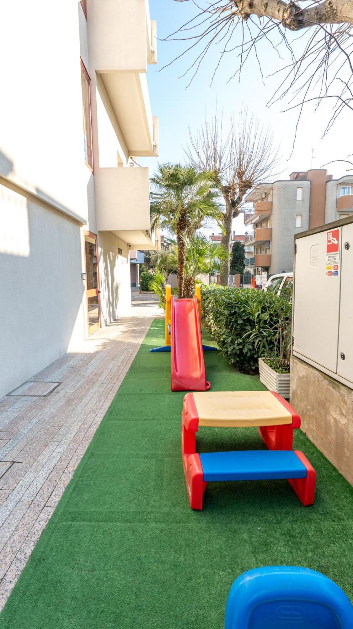 Hotel Nobel Rimini Exterior foto