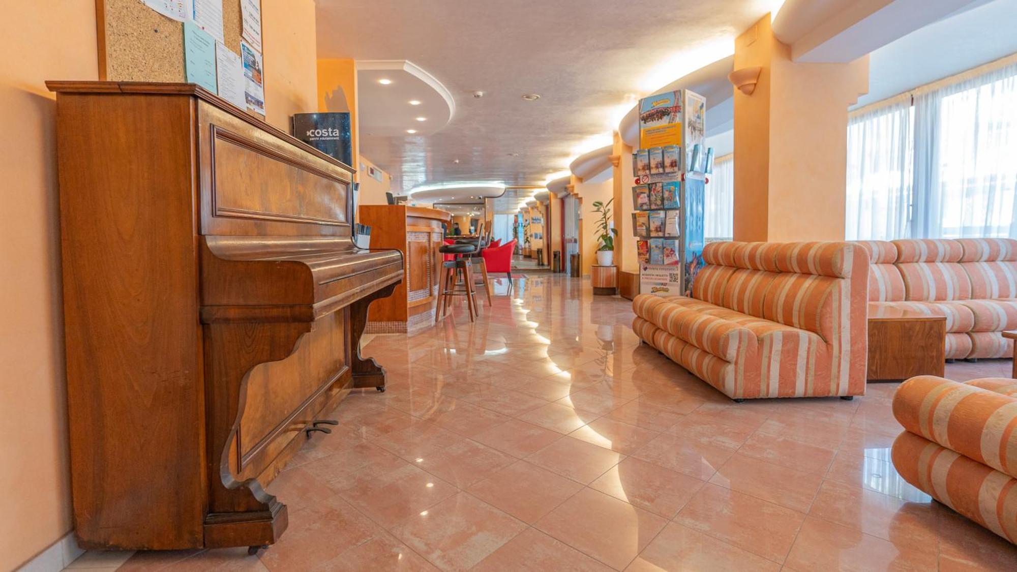 Hotel Nobel Rimini Exterior foto